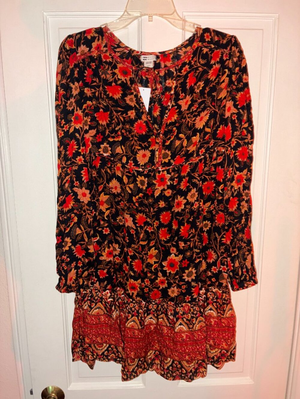 NWT Billabong Floral Boho Mini Dress Black Red Size Medium